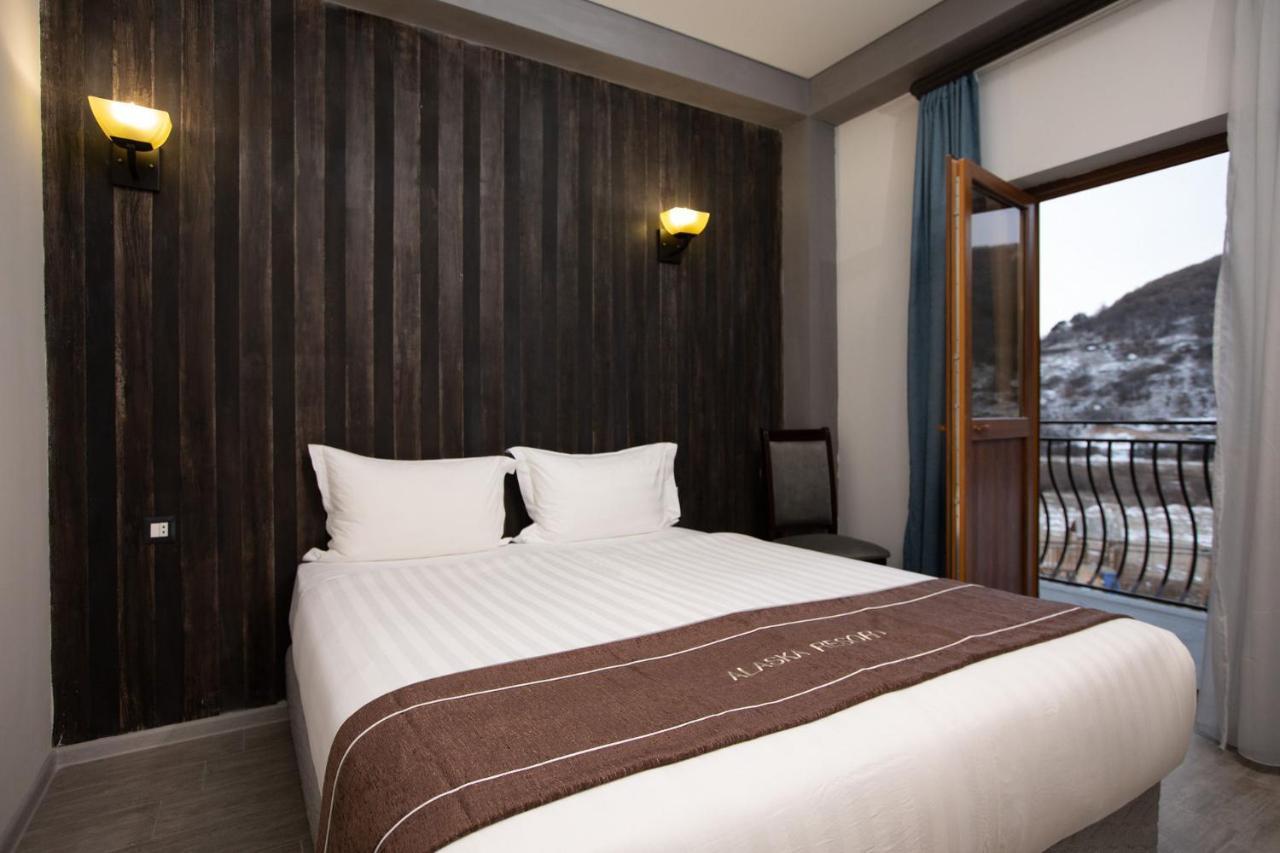 Alaska Resort 萨克德佐尔镇 外观 照片